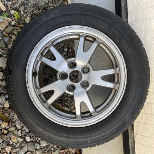 車のパーツ タイヤ、ホイール