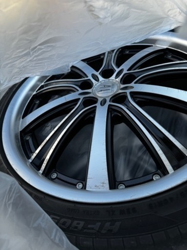 車のパーツ タイヤ、ホイール