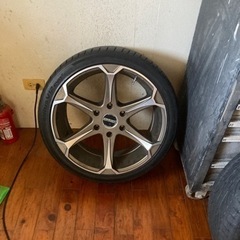 車のパーツ タイヤ、ホイールの画像