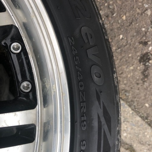 車のパーツ タイヤ、ホイール