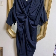 未使用　　ネイビー　バックツイストワンピースの画像