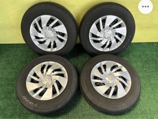 車のパーツ タイヤ、ホイール