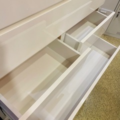 《売約済》【池上店】衣類収納　タンス　チェスト　ハイチェスト　ホワイト　白　白家具　収納　引き出し　エナメル　検　エレア　elea クエス　カレナ　マルミツ　丸光　チェスト　箪笥　引き出し　衣類収納　　ホワイト　白家具　アクリル　エナメル　ハイチェスト　ニトリ　NITORI　大容量　収納力　タンス　 🚚運搬無料エリア有 / 大田区 リサイクルショップ 🪜Lumberroom - ランバールーム - 池上店 / 池上駅 大森駅 蒲田駅 最寄り🪜 の画像