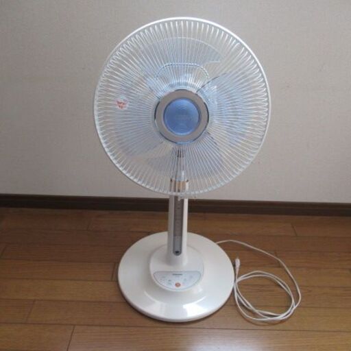 扇風機：TOSHIBA　リビング扇風機　F-LN5