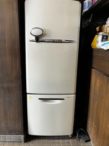 レトロな冷蔵庫　162L National/Panasonic NR-B16RA-W