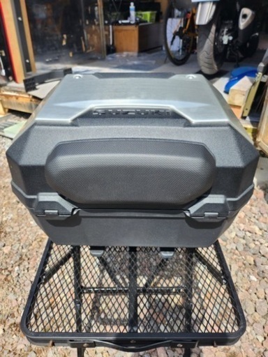 バイク スズキ　純正トップ
パニアケース