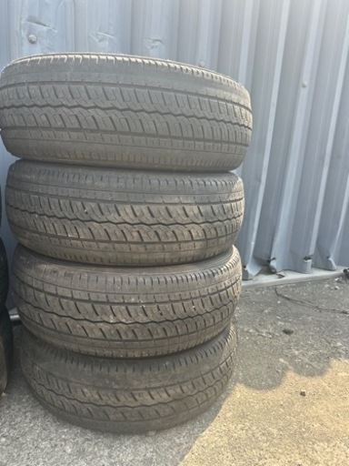 トーヨー　H20 215/60R17 ハイエースなど