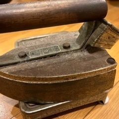 アイロン　骨董品の画像