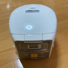 TIGER製　炊飯器（3合炊）　JAI-R551