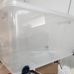 キャスター付き収納ボックス