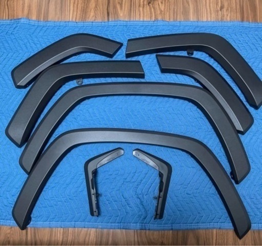【新車外し】TOYOTA RAV4純正フェンダー➕マッドガード