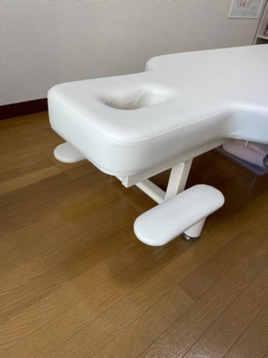 使用年数1年未満☆高田ベット整体ベッド【美品】マッサージベッド(施術台)
