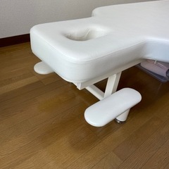 使用年数1年未満☆高田ベット整体ベッド【美品】マッサージベッド(施術台)の画像