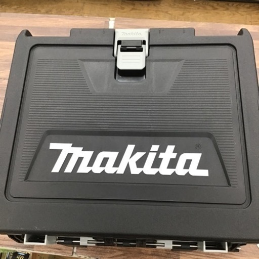 #D-73【ご来店頂ける方限定】MAKITAの18Vインパクトドライバです