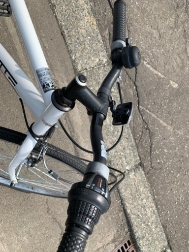 自転車　
コルベット クロスバイク 白