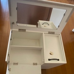 家具 ドレッサーの画像