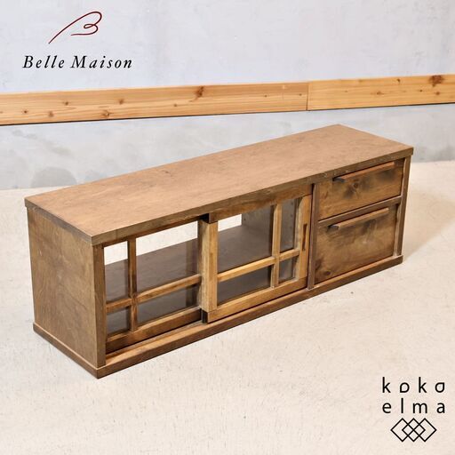 Belle Maison(ベルメゾン)取り扱いの水屋箪笥風カウンター上収納ボックスです。カウンター上に置くだけで町屋カフェのような雰囲気になるレトロなキャビネットはデスクやサイドボード上に置いても◎