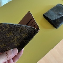 VUITTON 折りたたみ財布の画像