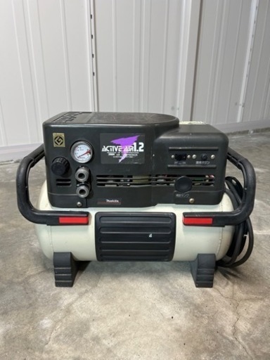 マキタ 常圧コンプレッサ AC9011