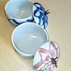 新品✨未使用　手描き　蓋付き湯呑み茶碗の画像