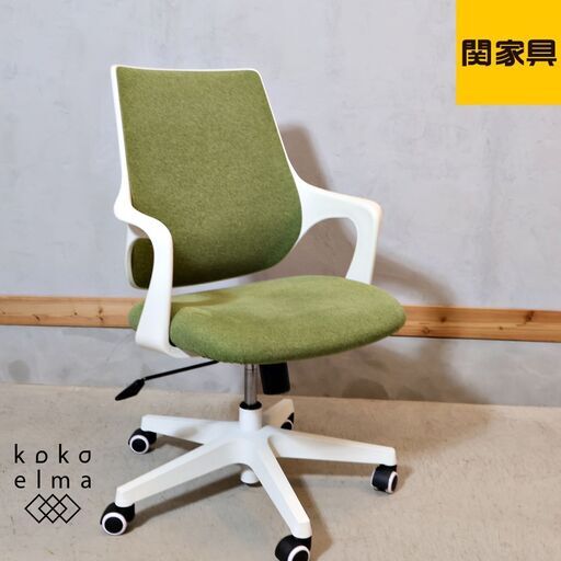 大川のメーカー関家具のLapifeli（ラピフェリ)ロッティ オフィスチェアです。サイズ設計にこだわったコンパクトなデスクチェア。ホワイト×ファブリックが柔らかな印象のレトロなキャスターチェアです♪
