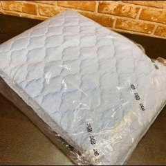 緊急値下‼️★未使用品★＜シングル＞抜群のひんやり感＆さらさらの肌触り　敷きパッドの画像