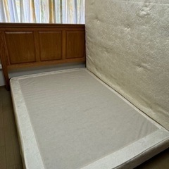 家具 kingsdownクイーンサイズベッドダブルベッドより広い！高級ベッドのキングスダウン定価70万 ベッドの画像