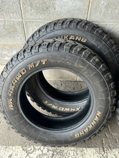 車のパーツ タイヤ、ホイール