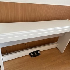 KORG LP-380-WH 電子ピアノ (出音問題無し、電源とペダルに難あり)の画像