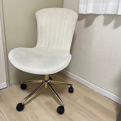 デスクチェア 可愛い 白