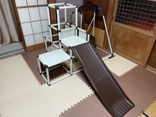 室内ジャングルジム