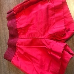 ユニクロ　120　赤キュロット　115－125ｃｍ