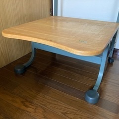 パソコンデスクの画像