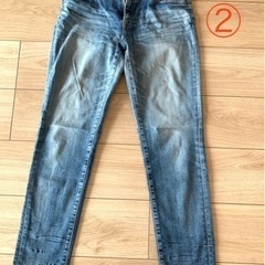 レディースパンツ3本とTシャツ1枚・まとめて受け取れる方の画像