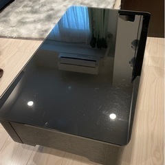 ガラスローテーブルの画像