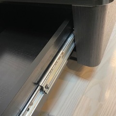 ガラスローテーブルの画像