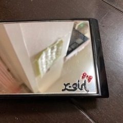 車のミラーの画像