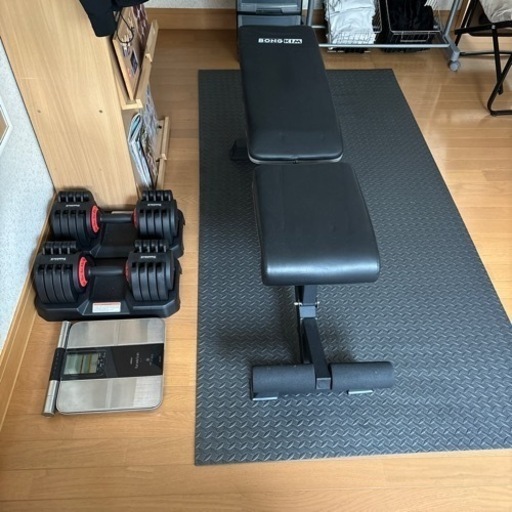 トレーニング4点セット（トレーニングマット・トレーニングベンチ・可変式ダンベル・体重計）