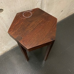 ZARA HOME サイドテーブルの画像