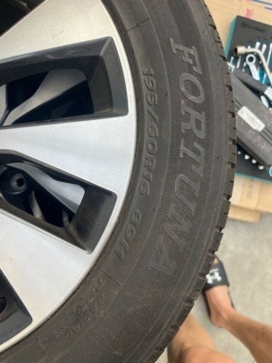 最終値下げ車日産セレナ タイヤ、ホイールセット
