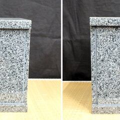 ≪U737-ス36ジ≫【在庫品】物置台 墓前用 観音扉 御影石 幅33㎝ 奥行20㎝ 高さ29.2㎝ 約22㎏ 仏具/供物台/香炉皿/りん/燭台の画像
