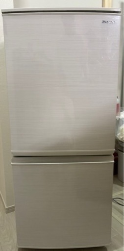SHARP製冷凍冷蔵庫　4/28-29引き取り可能な方優先