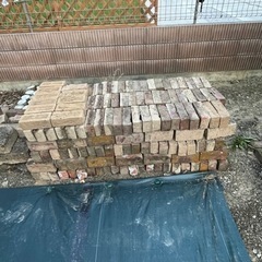レンガ300個とレンガ後ろのブロック 決まりました。