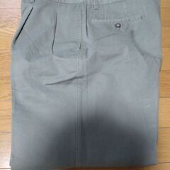 （お話し中）ユニクロパンツ　ウエスト100cmの画像