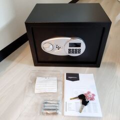 貴重品入れ　Amazonベーシック 電子式 金庫