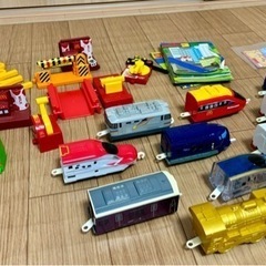 【最終価格 ❗️】ハッピーセット　プラレール　シークレットあり(おまけ付)の画像