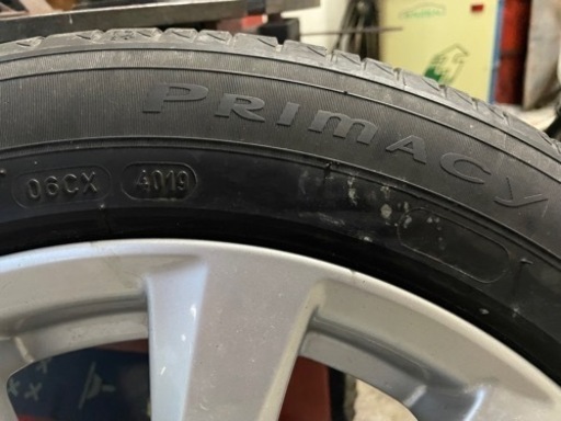 車のパーツ タイヤ、ホイール