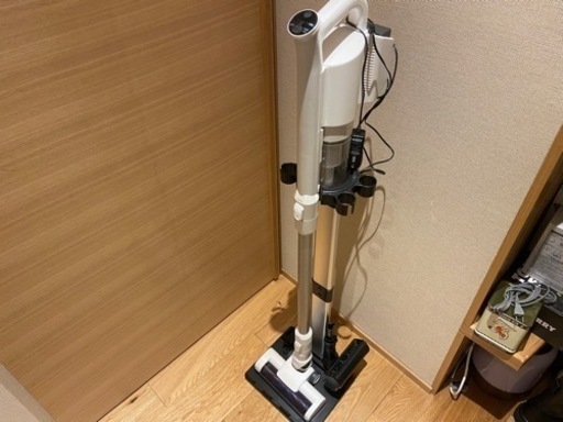 アイリスオーヤマ SCD-N1P 充電式サイクロンスティッククリーナー コードレス 掃除機 2020年製 SCD-N1P-W ホワイト 通電確認済み