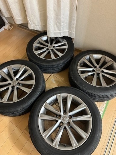 車のパーツ タイヤ、ホイール