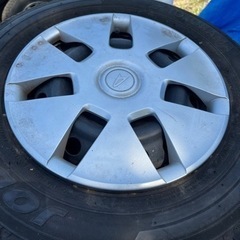 車のパーツ タイヤ、ホイール